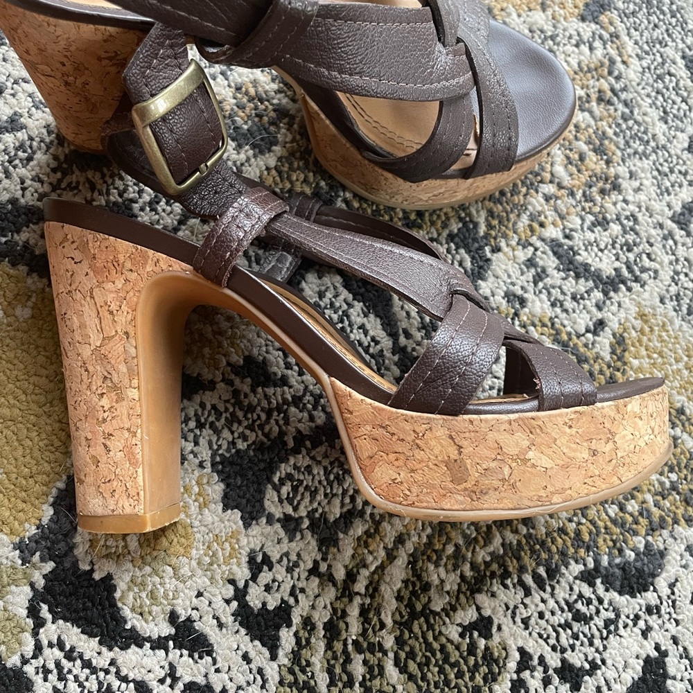 Platform sandals